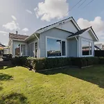 Somerfield Statement - Bold 3Br House On Barrington