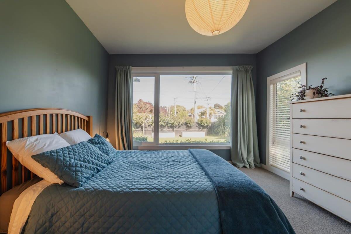 Somerfield Statement - Bold 3br House On Barrington Holiday home Christchurch