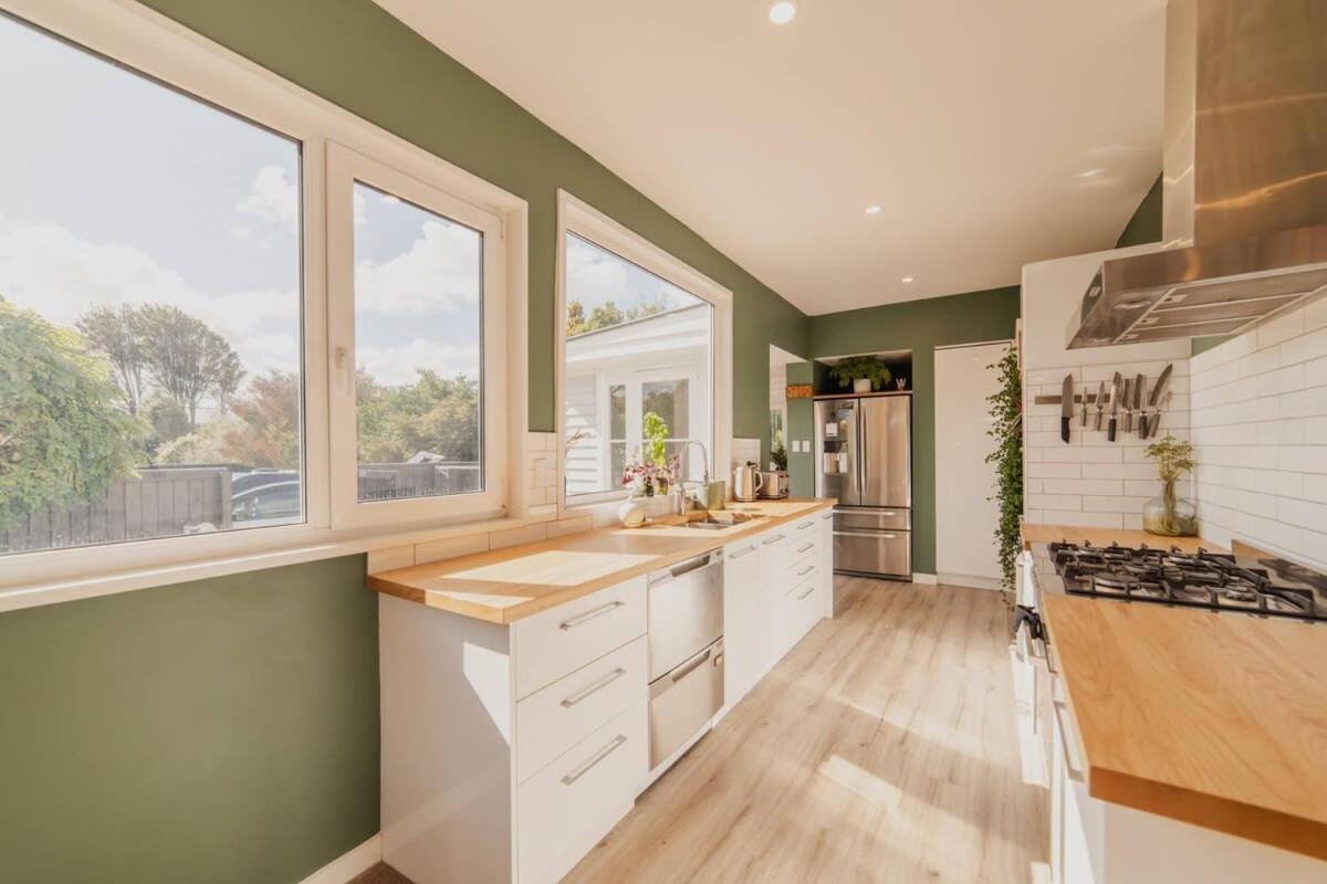 Somerfield Statement - Bold 3br House On Barrington *