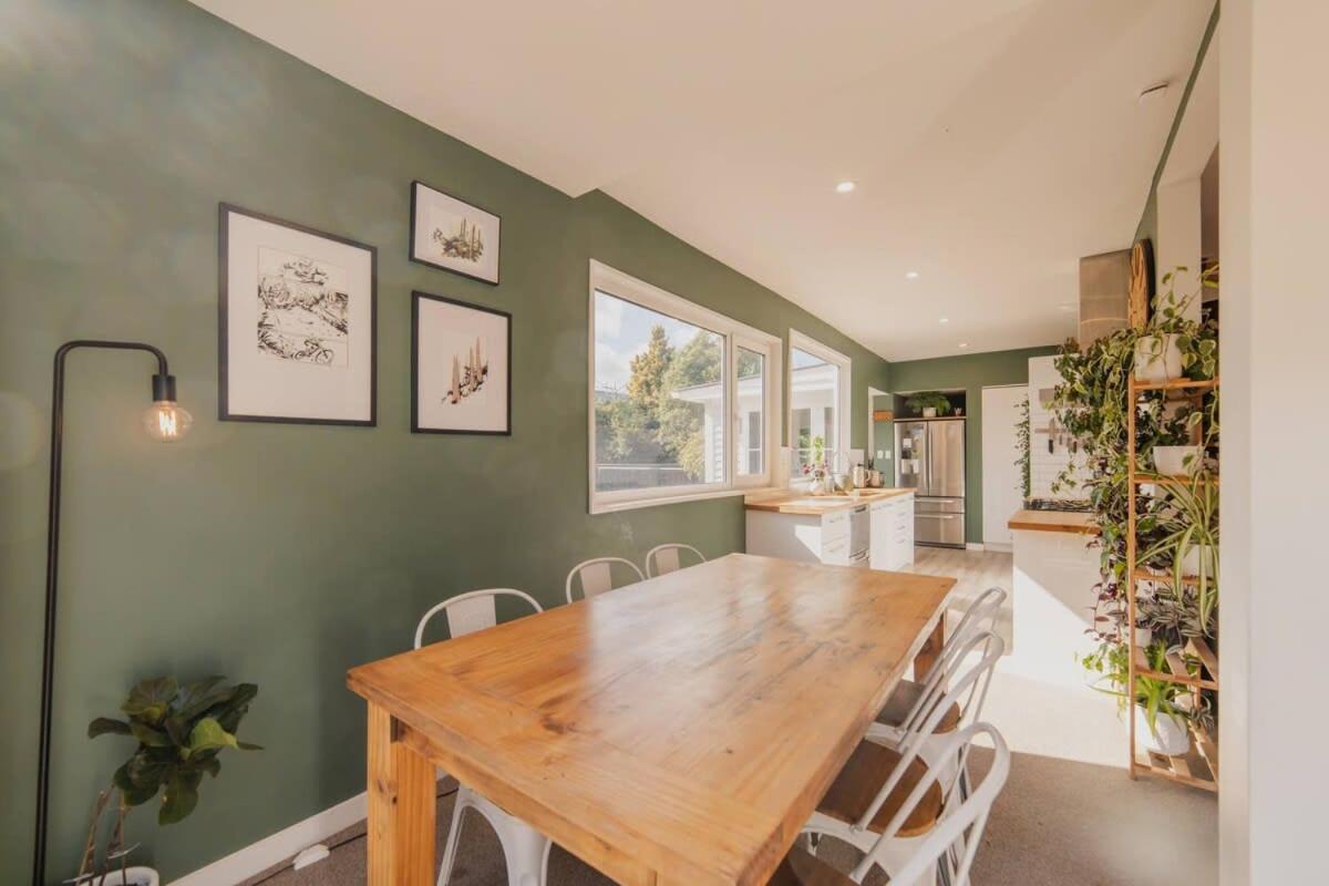 Somerfield Statement - Bold 3br House On Barrington