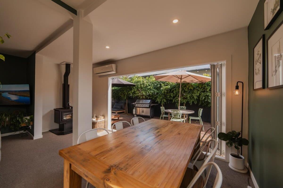 Holiday home Somerfield Statement - Bold 3br House On Barrington Christchurch